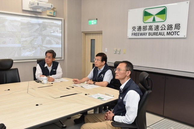 端午連假國道疏運備戰 王國材視察北區交控中心 286 端午連假國道疏運備戰 王國材視察北區交控中心 285