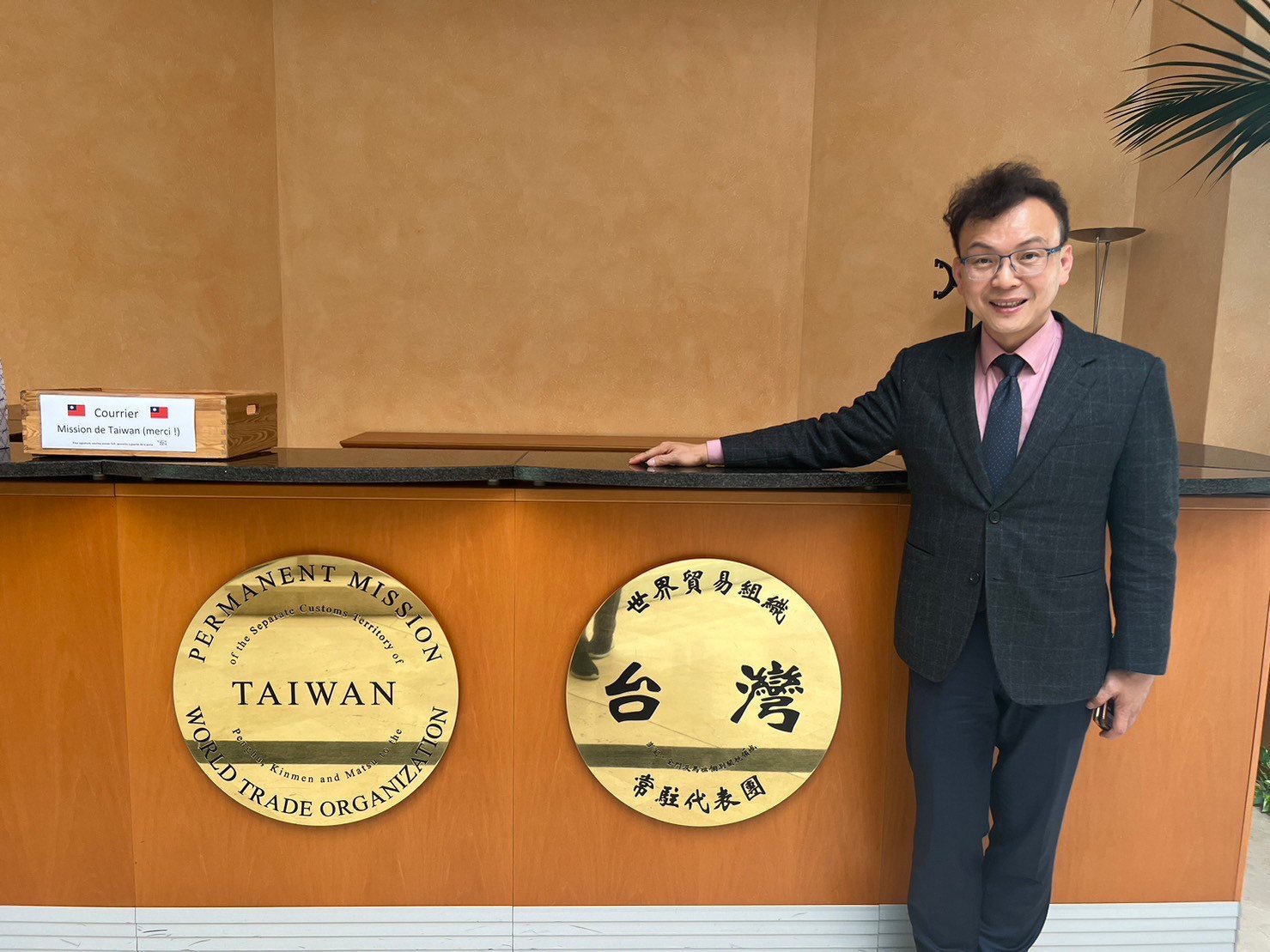 國民黨立委鄭正鈐被控性騷擾男記者。翻攝鄭正鈐臉書