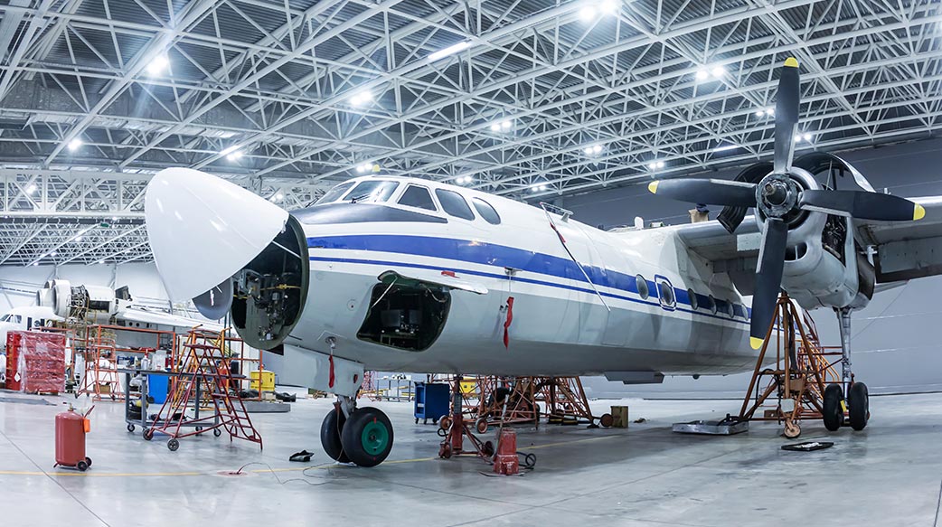飛機 飛機 客機 螺旋槳 機 保養 查 機械 系統 服務 航空 航天 修復 發動機 機場 行業 機械 工程 渦輪 機身 運輸 飛行 機 空氣 技術 功率 安全 固定 部分 檢查 尾 細節 能源 金屬 運輸 飛行 強大 機械 燃燒 控制 翼 生產 元件 座艙 馬達 刀片 發電機