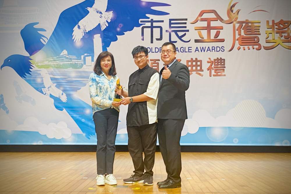 克服喪父悲傷奮發學習 基隆市國中生獲市長金鷹獎 277