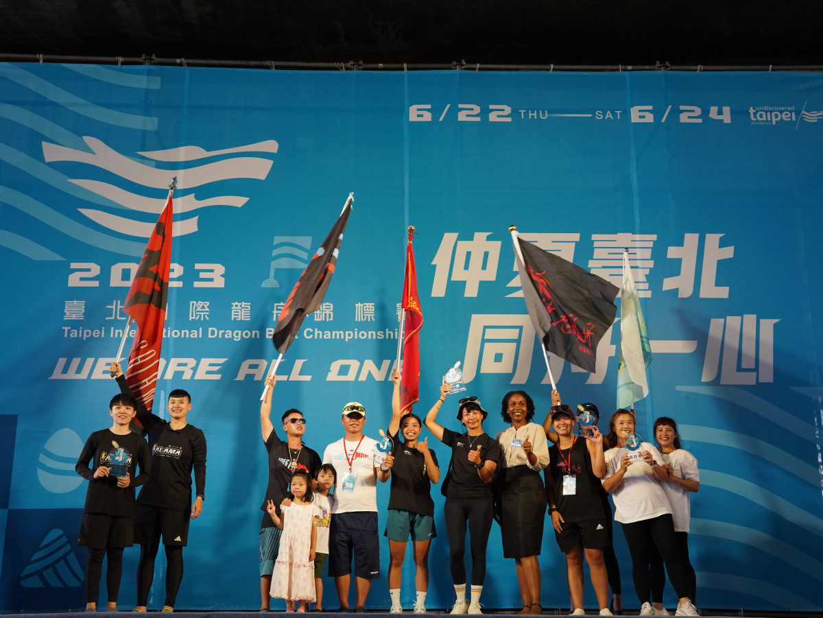 小型龍舟公開女子組。
