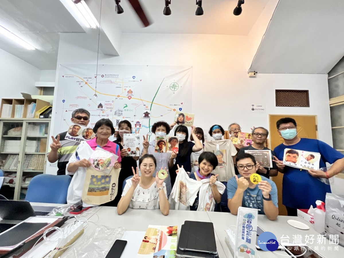 鹿草DOC透過AI繪圖印刷文創商品／嘉義縣政府提供