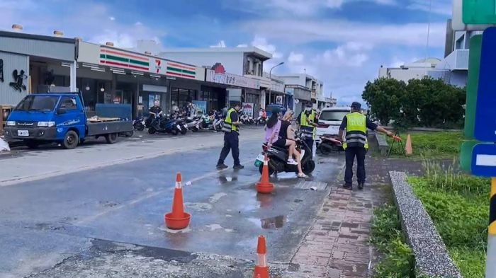 台東警分局離島執法提升戴帽率 名人防詐宣導籲民眾警覺識詐