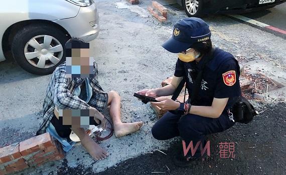 病友不假外出天氣太熱路倒 北港警獲報急伸援協助送醫