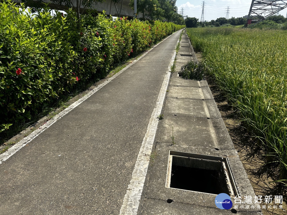 竊取自行車道旁水溝蓋,警循線查獲竊嫌。