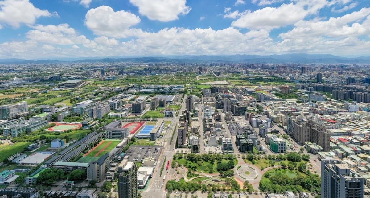 專家指出,正對公園土地有賣一塊少一塊的稀有性。