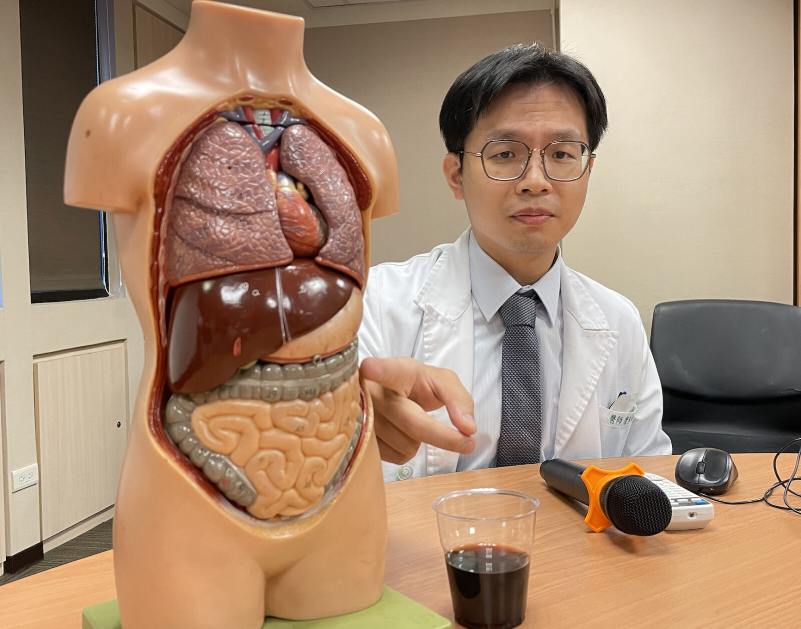 如廁馬桶滿滿「深紅色葡萄酒」 她竟因腸破血流血紅素剩一半! 270 如廁馬桶滿滿「深紅色葡萄酒」 她竟因腸破血流血紅素剩一半! 269