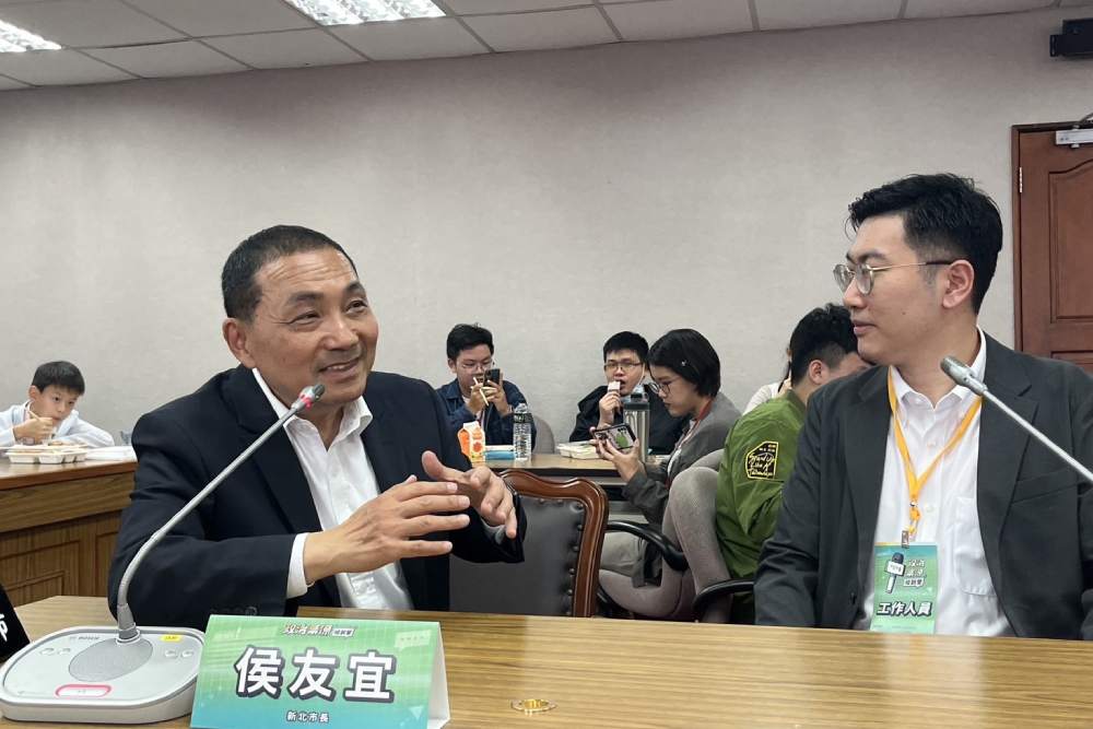 亞太青年協會辦幕僚培訓營 侯友宜快閃立法院發冰棒 296 亞太青年協會辦幕僚培訓營 侯友宜快閃立法院發冰棒 295