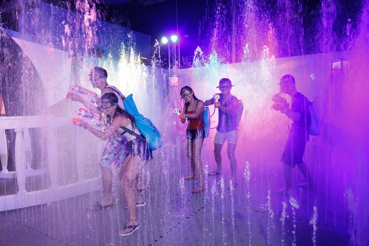 香港樂聚維港嘉年華 夏日消暑三天自由行7,888元起