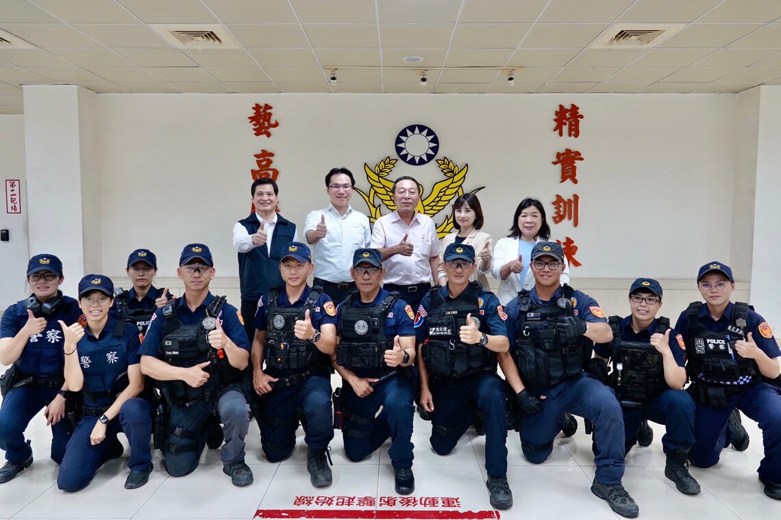 漾新聞|市議會警消衛環委員會考察搜救犬馴養中心 搜救犬模擬搜救達成任務