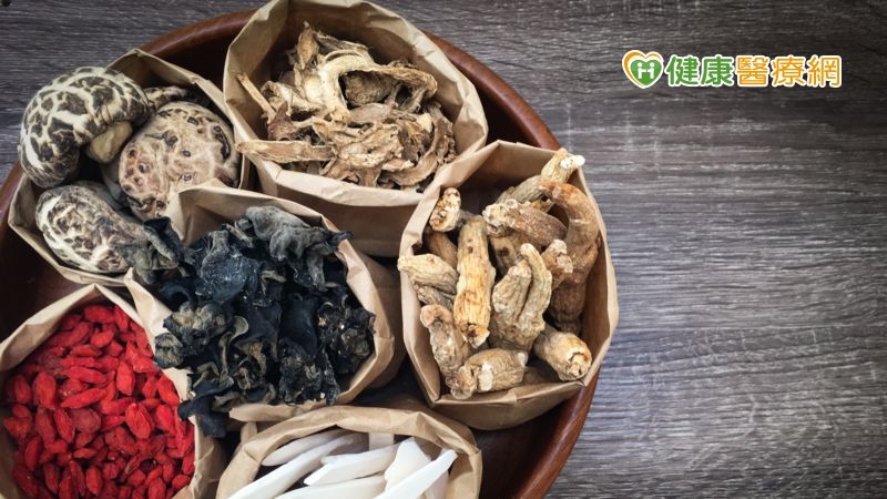 中醫分享口腔癌照護 改善黏膜發炎、補充營養這樣做