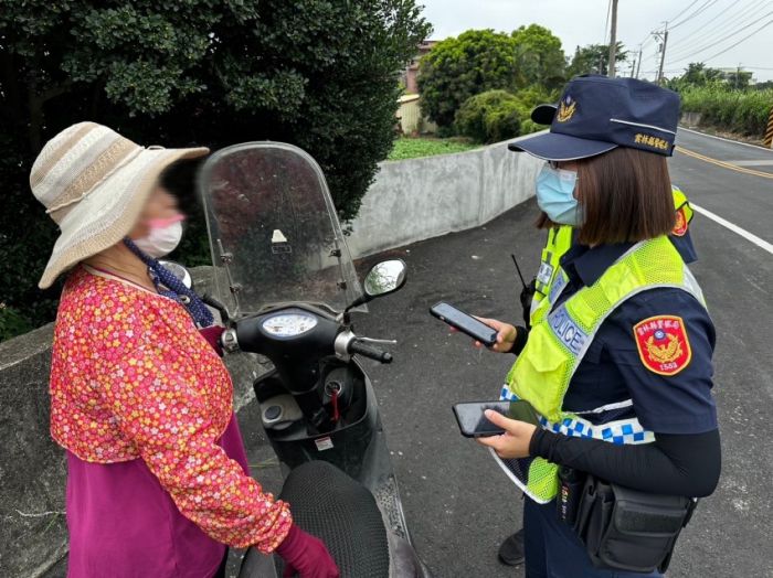 8旬老嫗騎機車迷路　西螺警獲報助返家
