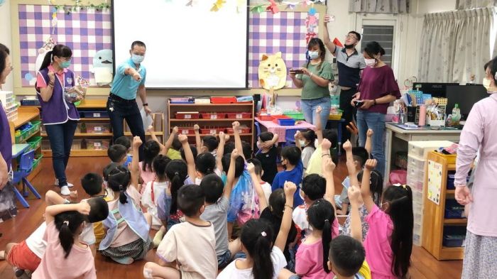 金門縣政風處廉潔宣導列車抵西口國小
