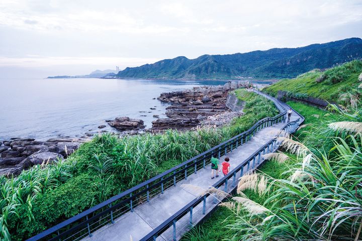 騎單車遊皇冠海岸 合影集證可抽「道卡斯電動輔助自行車」