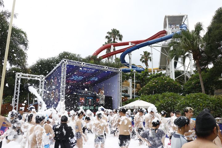 清涼消暑/樂園暑假限定優惠 門票加100元升級「海陸空3選2」