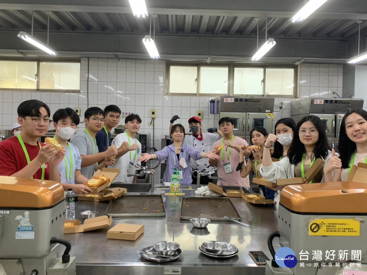 印尼海外青年觀摩團赴永平工商體驗台灣技職課程。