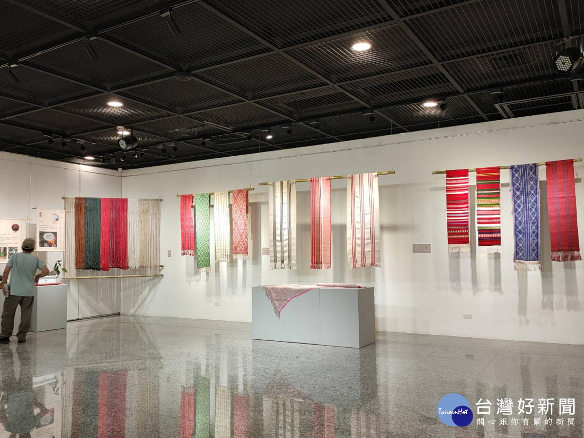 「三代織女」張鳳英作品展，賽德克族傳統織布傳奇。圖／記者鄧富珍攝