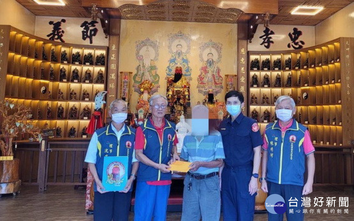 大埤警結合恩主公慈善會及千歲慈悲關懷會進行關懷與協助／警方提供