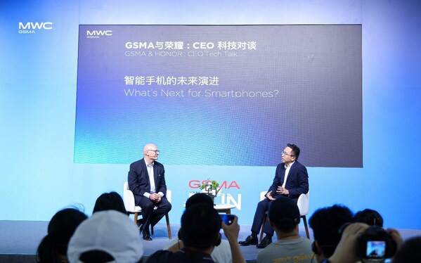 榮耀終端有限公司CEO趙明與GSMA CEO John Hoffman展開對話 榮耀終端有限公司CEO趙明與GSMA CEO John Hoffman展開對話