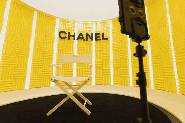 銀河時尚匯CHANEL J12 Interviews限時店內的360度留影區 銀河時尚匯CHANEL J12 Interviews限時店內的360度留影區