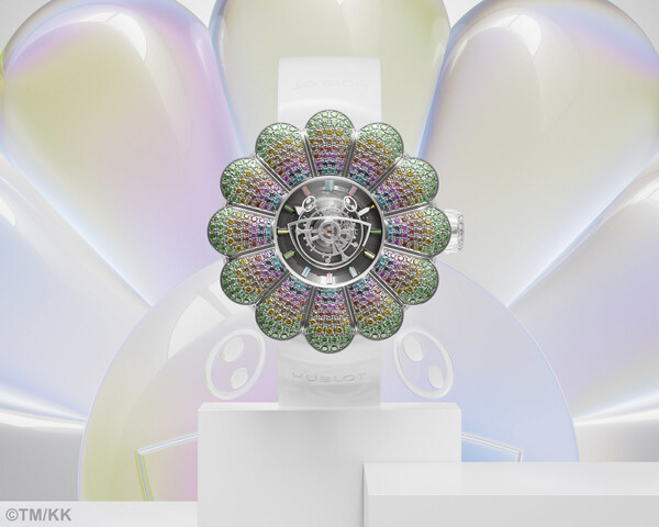 MP-15 TAKASHI MURAKAMI ONLY WATCH 藍寶石手錶:既是一件獨特的作品,亦是HUBLOT推出的首隻中置飛行陀飛輪錶