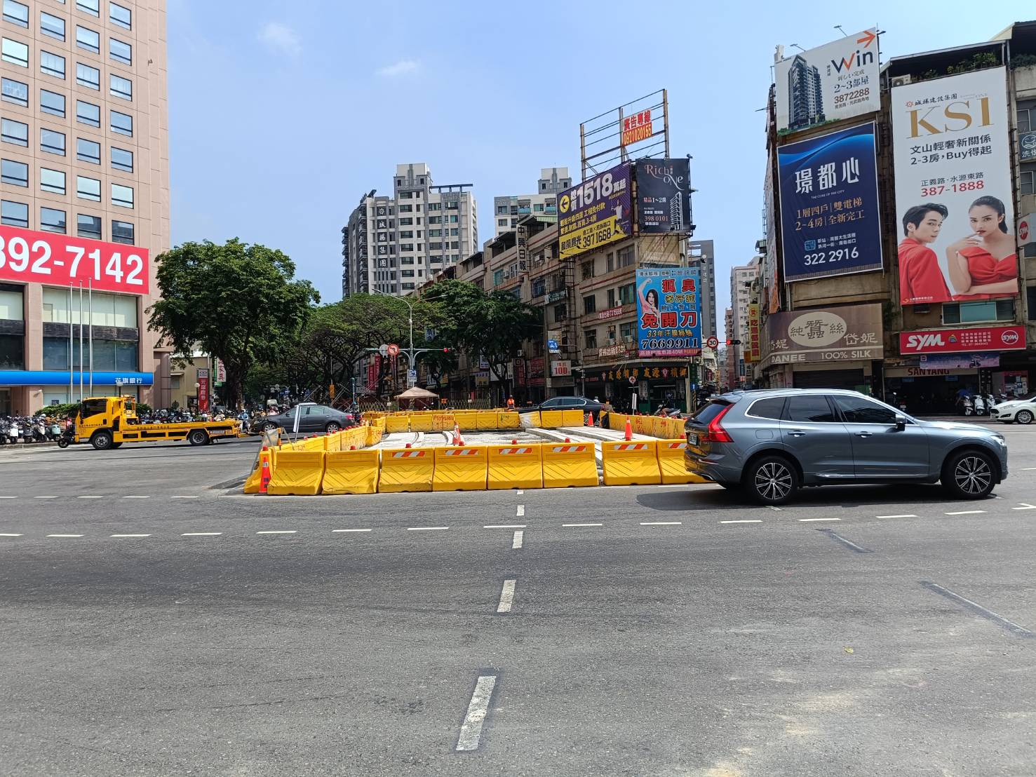 輕軌九如/大順路口 進行第三階段交維施工提前完工