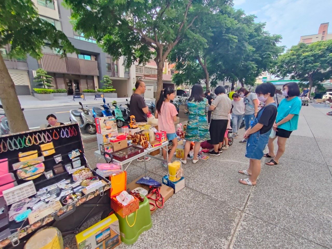 暑假首發!假日二手市集逛起來 響應環保做公益