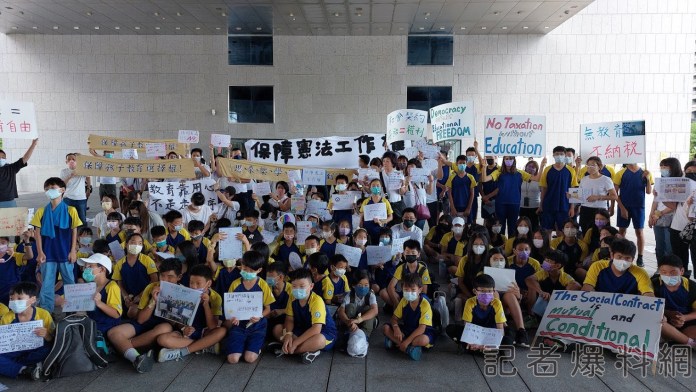 評鑑程序無違失 星光教育機構無法續辦定案 74 不滿廢校!台中星光實驗教育機構師生到市府靜坐抗議 家長指控:如同教育界MeToo