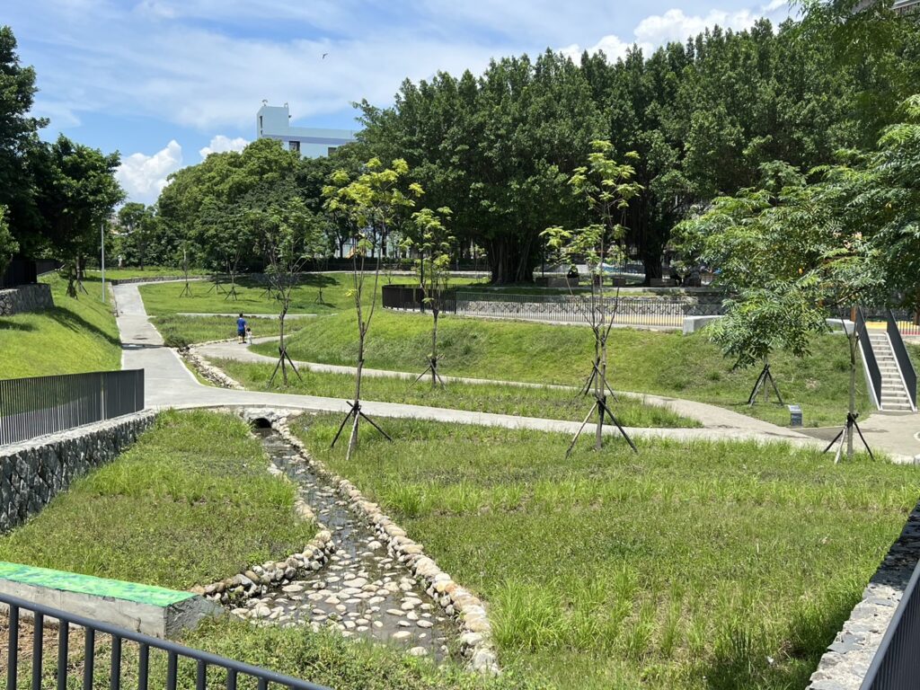植栽綠地巡檢無異常,公園兼顧了遊憩與防洪功能