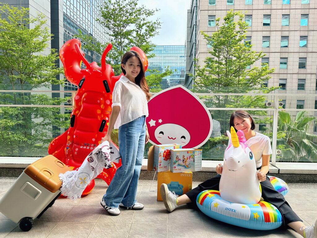 momo近一週水上運動商品銷售較去年同期成長3成!以盛夏玩水消暑必備的「浮具」、「抗UV泳鏡」及「防水袋」最熱銷。
