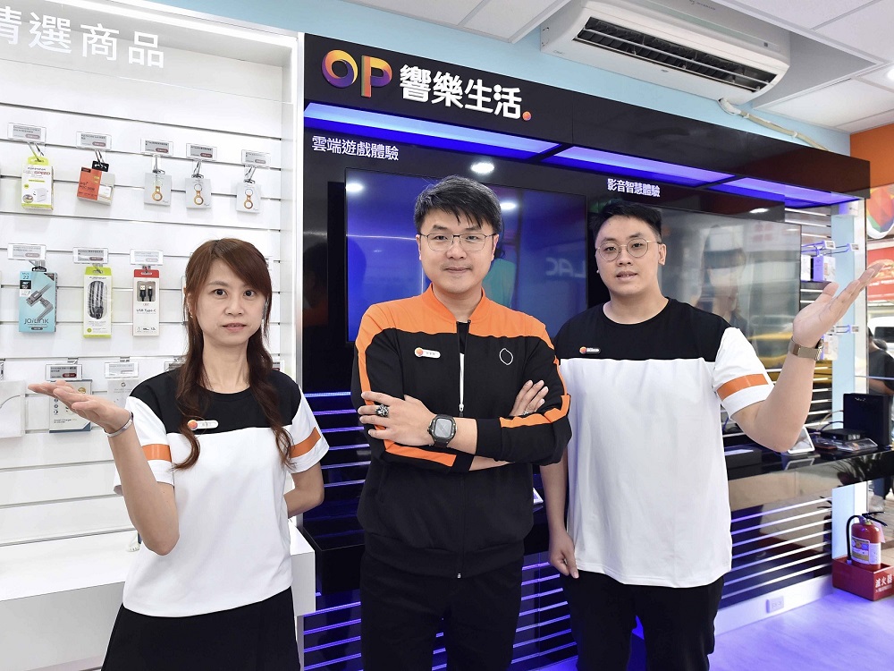 台灣大次世代門市升級 旅英設計師操刀門市人員新制服亮相 270 台灣大次世代門市升級 旅英設計師操刀門市人員新制服亮相 269