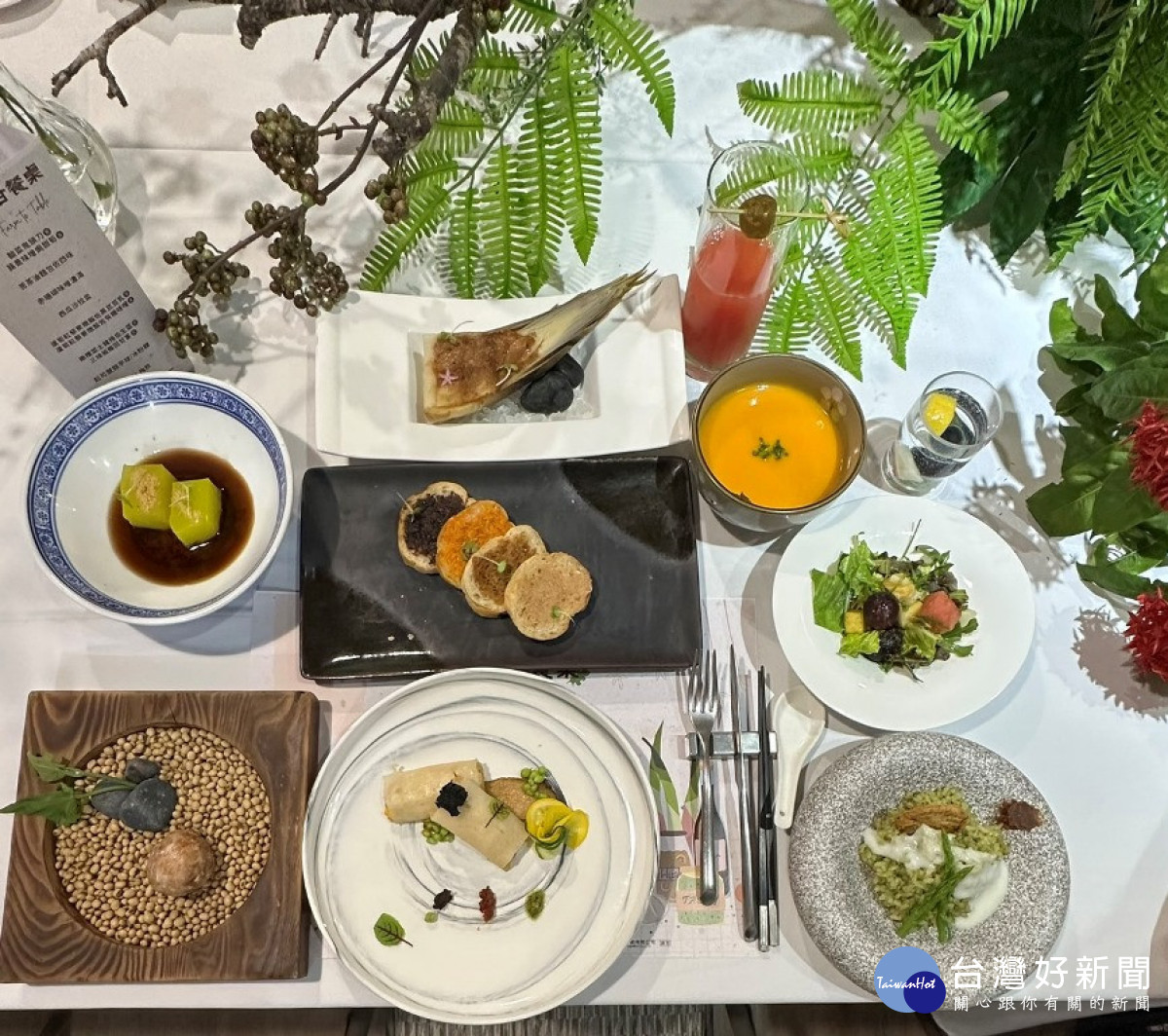 結合花蓮在地醬料跟食材，創作出色香味俱全的健康料理。（圖/記者王丰禾攝）