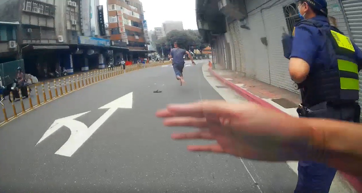 嫌犯拒檢逃逸。