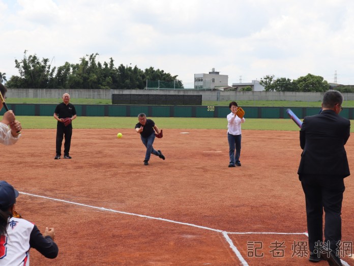 全台首座國際標準壘球場開幕啟用! 中市長盧秀燕盼讓世界看見台中 63 IMG 1946 scaled | 運動 運動 記者爆料網