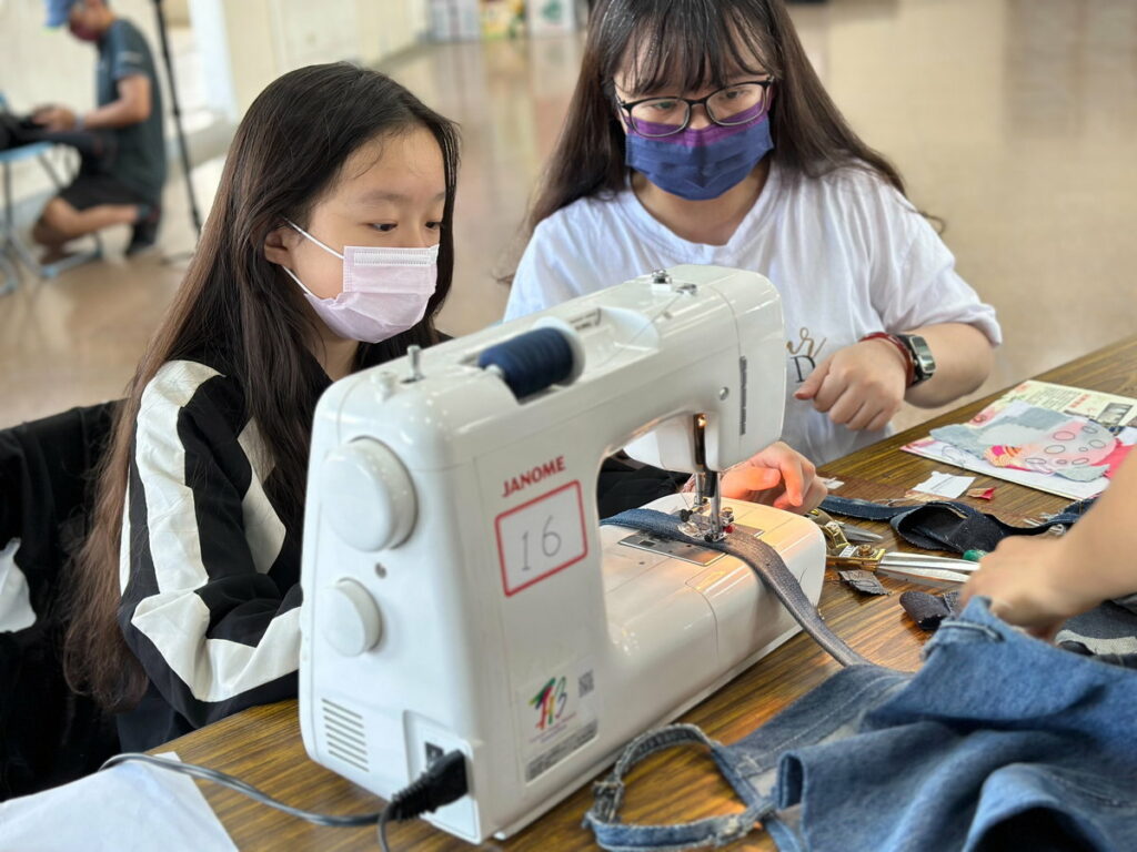 精忠國小8組親師生攜手實踐SDGs永續發展目標為回收婚紗及衣物賦予新價值