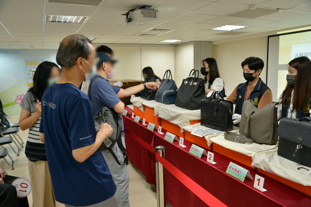 別拍賣我的名牌包　im.B案張淑芬聲請撤銷拍賣被駁確定 303