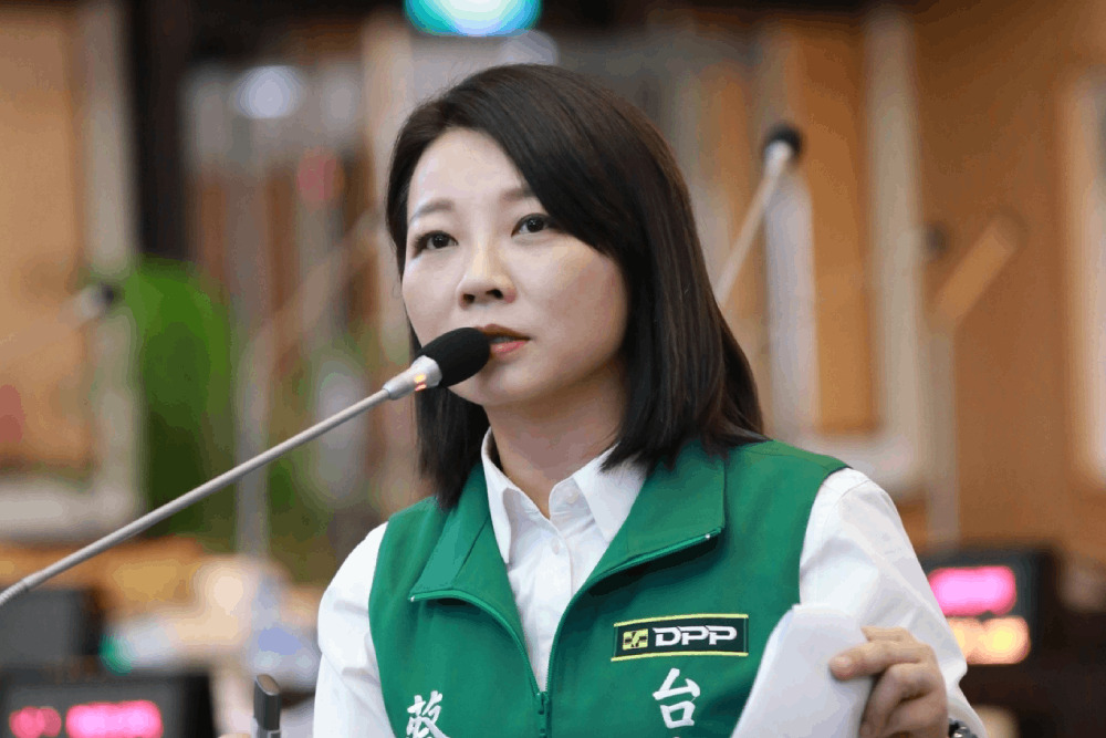 郭董站台王家貞 台南市議員蔡筱薇:拔樁意味濃 更接近獨立參選! 242 郭董站台王家貞 台南市議員蔡筱薇:拔樁意味濃 更接近獨立參選! 241