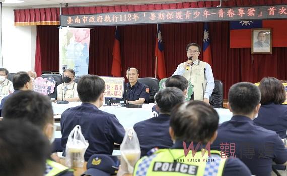黃偉哲率隊深夜聯合稽查 宣示打擊犯罪決心