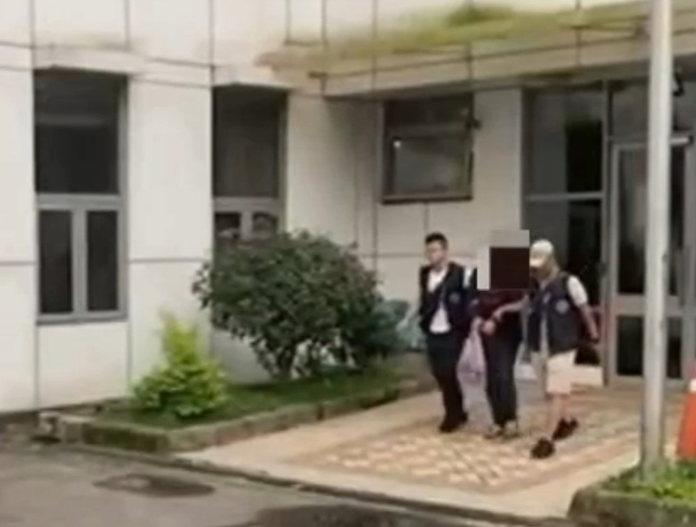摩鐵開毒趴 警上門逮男女兩人還是毒品與詐欺通緝犯 306 摩鐵開毒趴 警上門逮男女兩人還是毒品與詐欺通緝犯 305