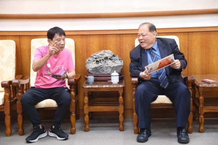 莊元和捐贈澎湖500包白米 陳光復感謝愛心善行