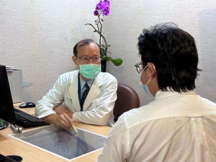 六旬胖主管應酬多 體檢赤字多急減重甩肉 76 2、中醫大附醫健康醫學中心健康檢查科陳毓隆主任呼籲,民眾透過定期健康檢查掌握自 | 健康 記者爆料網