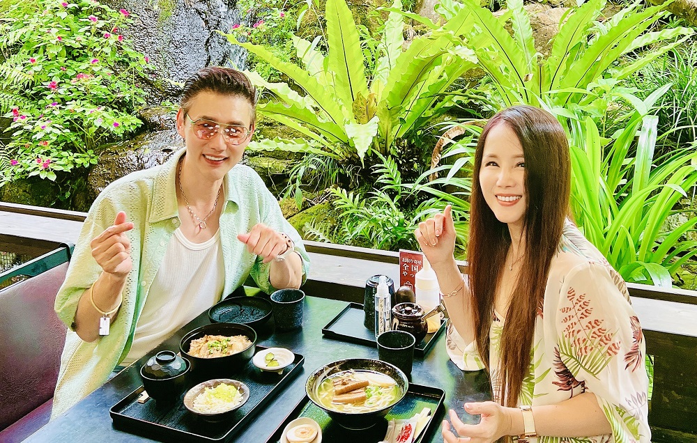 沖繩美景美食相伴 結婚8週年劉依純放話想再結一次婚 272 沖繩美景美食相伴 結婚8週年劉依純放話想再結一次婚 271