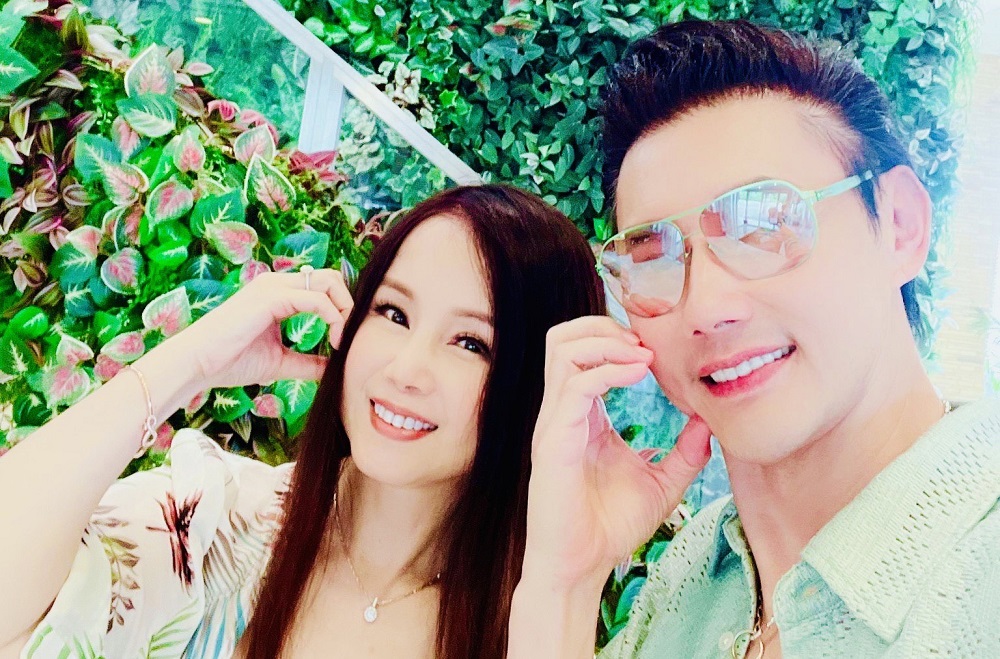 沖繩美景美食相伴 結婚8週年劉依純放話想再結一次婚 276 沖繩美景美食相伴 結婚8週年劉依純放話想再結一次婚 275