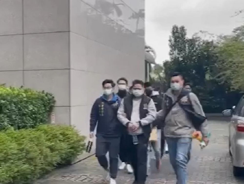刺青店當據點 警破兩黑幫聯盟詐欺水房逮19人 226 刺青店當據點 警破兩黑幫聯盟詐欺水房逮19人 225