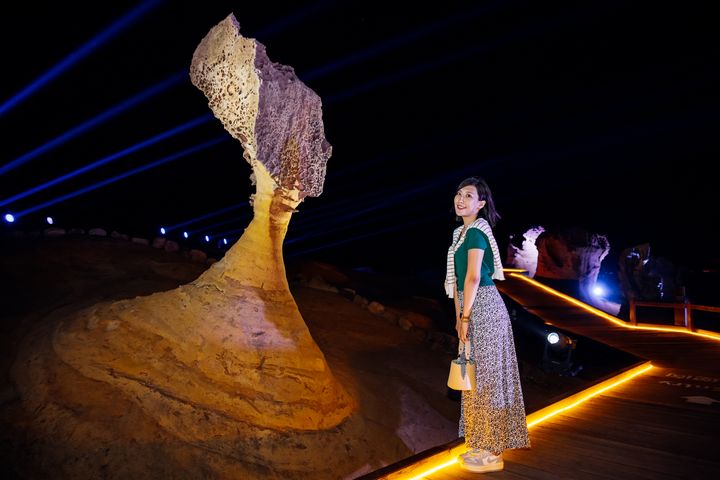 「野柳石光 夜訪女王」首創太陽花噴泉3D水舞燈光秀