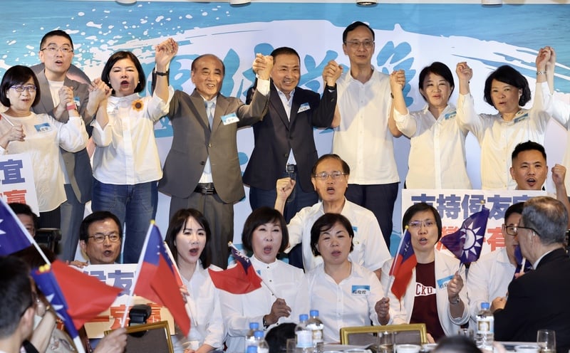 面對換侯聲不斷,國民黨呼籲黨員謹言慎行,違者黨紀處分,圖為「厚友誼立委後援會」成立大會。中央社