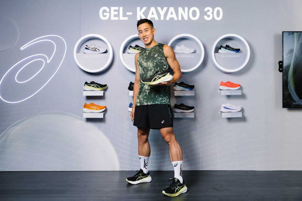 GEL-KAYANO 30搭載全新4D GUIDANCE 引導穩定系統,讓跑者感受到前所未有的穩定性與舒適性