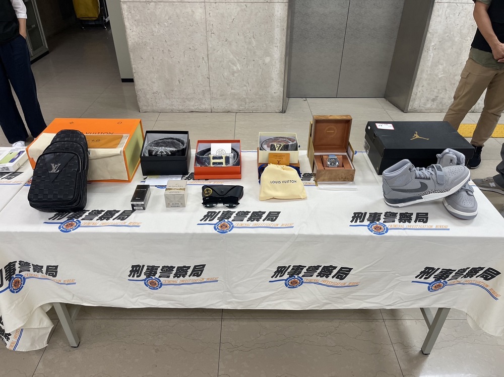 中國駭客盜錄商場資料庫 刑事局逮15人涉盜刷電子支付 288 中國駭客盜錄商場資料庫 刑事局逮15人涉盜刷電子支付 287