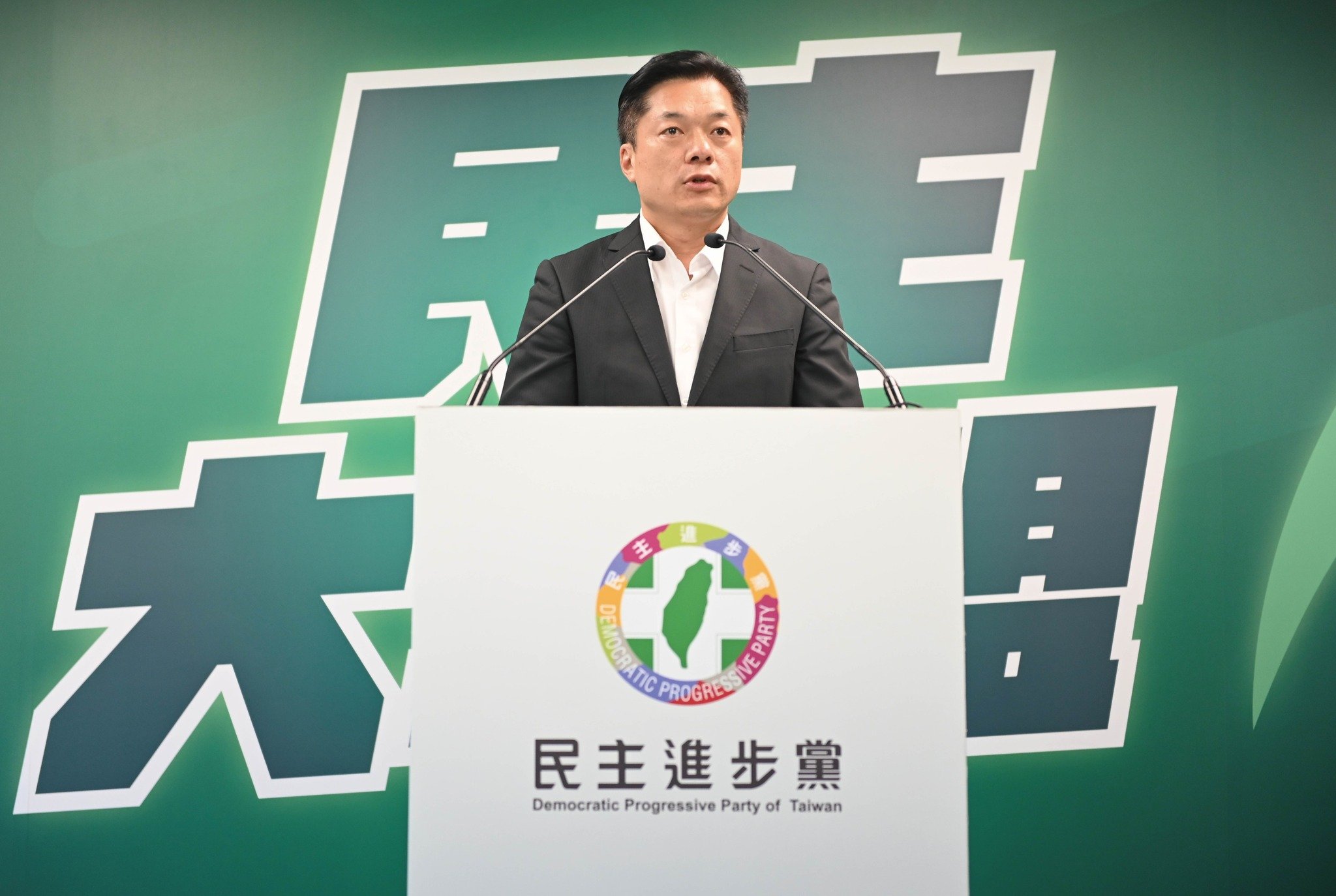甫獲民進黨中央徵召參選宜蘭縣區域立委的陳俊宇,被《菱傳媒》獨家踢爆把集貨場做農舍使用,陳俊宇發出聲明稿表示做了不好示範,向社會大眾致歉。翻攝照片