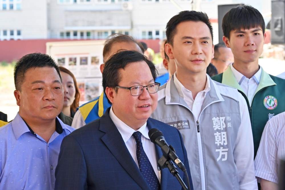 少數地方政府遮掉「行政院通勤月票」 鄭文燦批:讓民眾產生混淆 298 少數地方政府遮掉「行政院通勤月票」 鄭文燦批:讓民眾產生混淆 297
